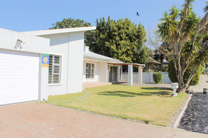 3 Bedroom Property for Sale in Loumar Western Cape